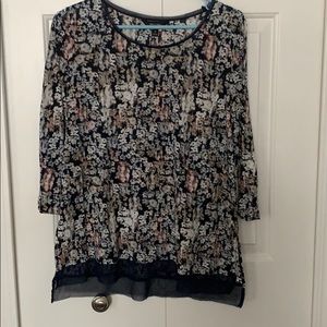 Simply Vera Wang floral top
